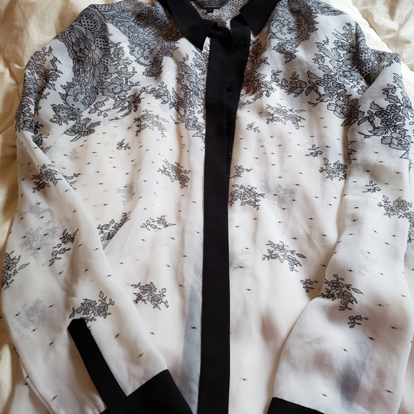 Guess blouse - Picture 2 of 2